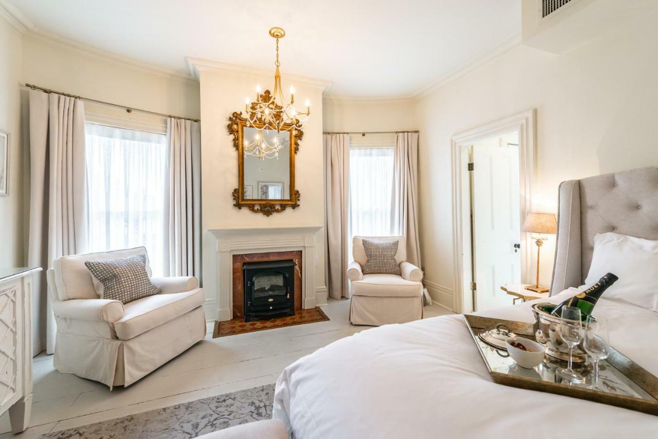 Lakewinds Country Manor Bed & Breakfast Niagara-on-the-Lake ภายนอก รูปภาพ
