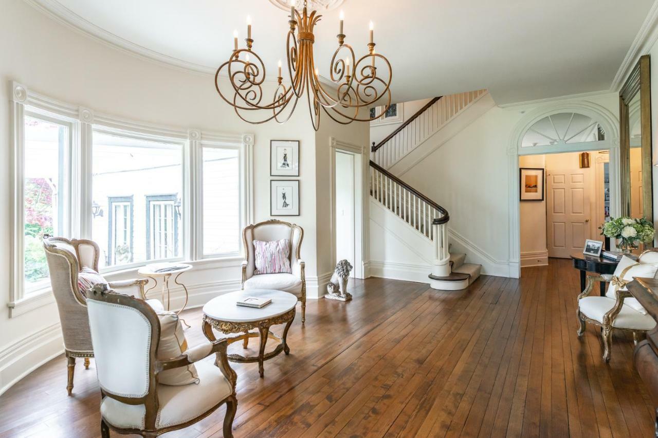 Lakewinds Country Manor Bed & Breakfast Niagara-on-the-Lake ภายนอก รูปภาพ