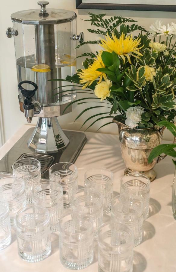 Lakewinds Country Manor Bed & Breakfast Niagara-on-the-Lake ภายนอก รูปภาพ