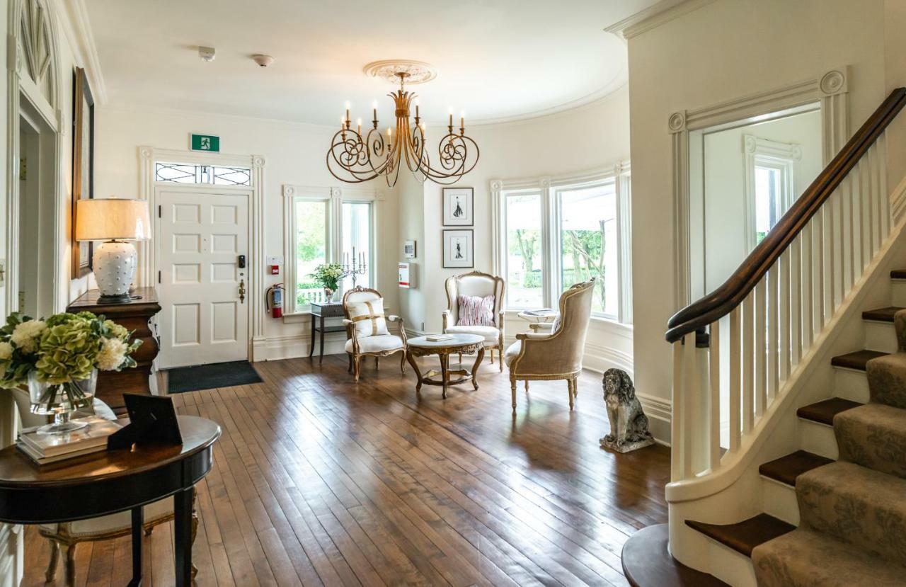 Lakewinds Country Manor Bed & Breakfast Niagara-on-the-Lake ภายนอก รูปภาพ